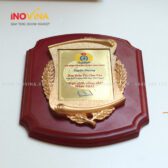 Bảng Vinh Danh Gỗ Đồng Cao Cấp BT-076424 Bảng Vinh Danh Gỗ Đồng Cao Cấp BT-076424