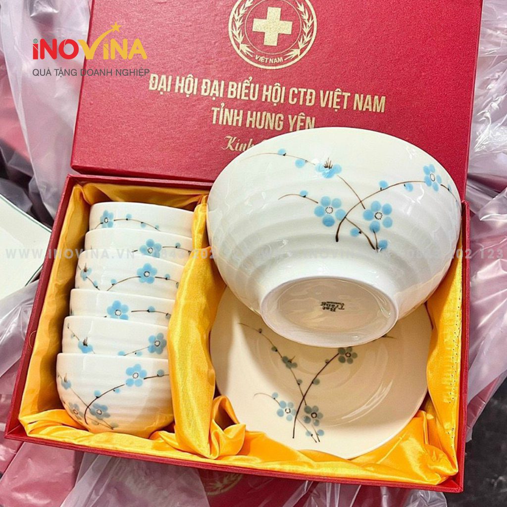 Bật mí những món quà tặng 30/4 giá trị Quà Tặng Bộ Ấm Chén In logo Doanh nghiệp QT-05613
