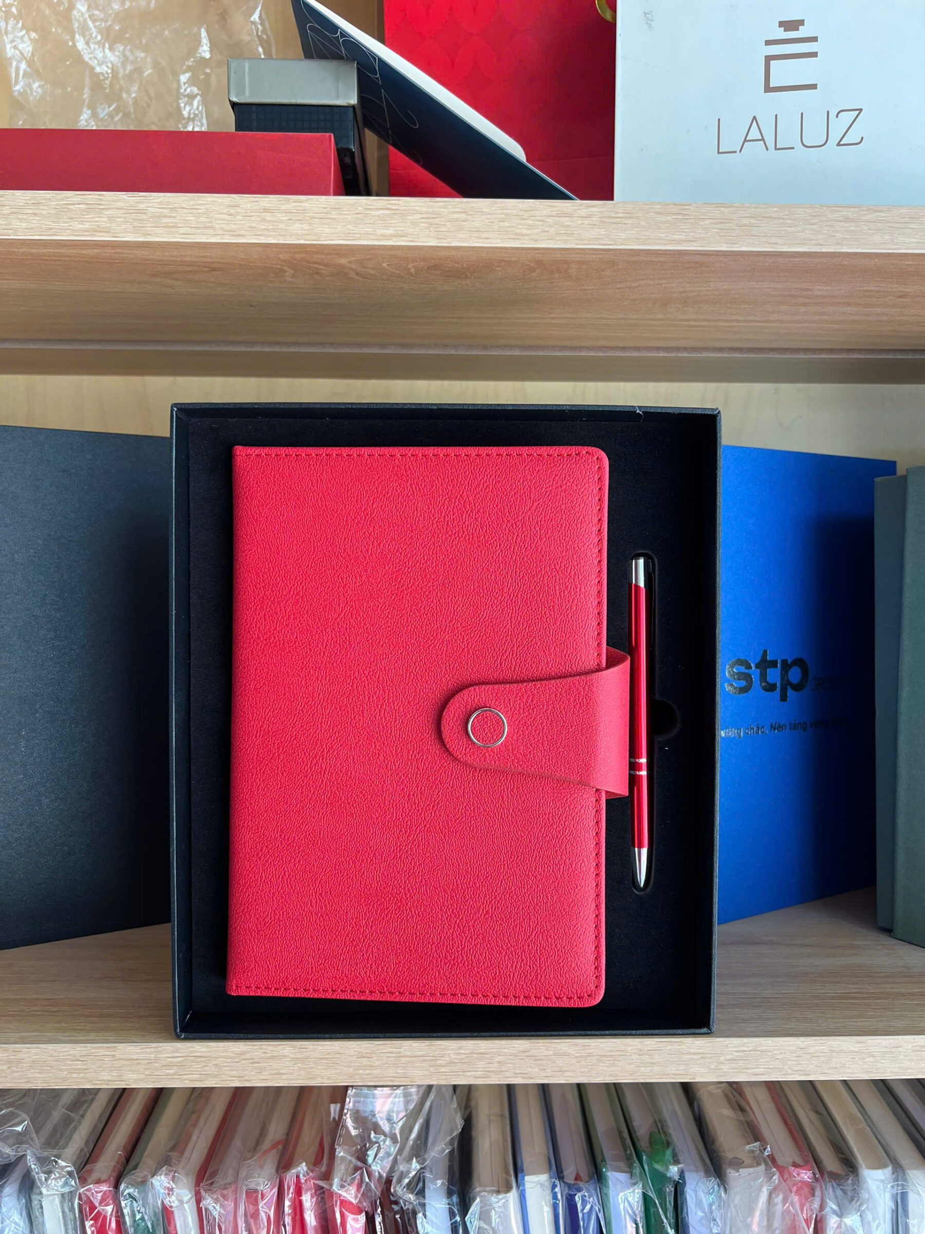 Bộ quà tặng Giftset sổ bút - Sáng tạo và ý nghĩa trong từng món quà Bộ quà tặng Giftset sổ bút