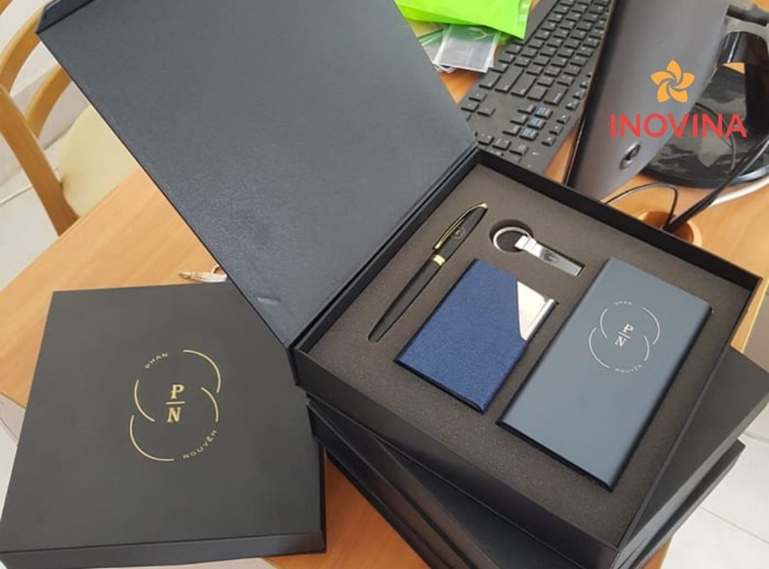 Gợi ý 4+ set quà tặng nhân viên độc đáo và ý nghĩa nhất