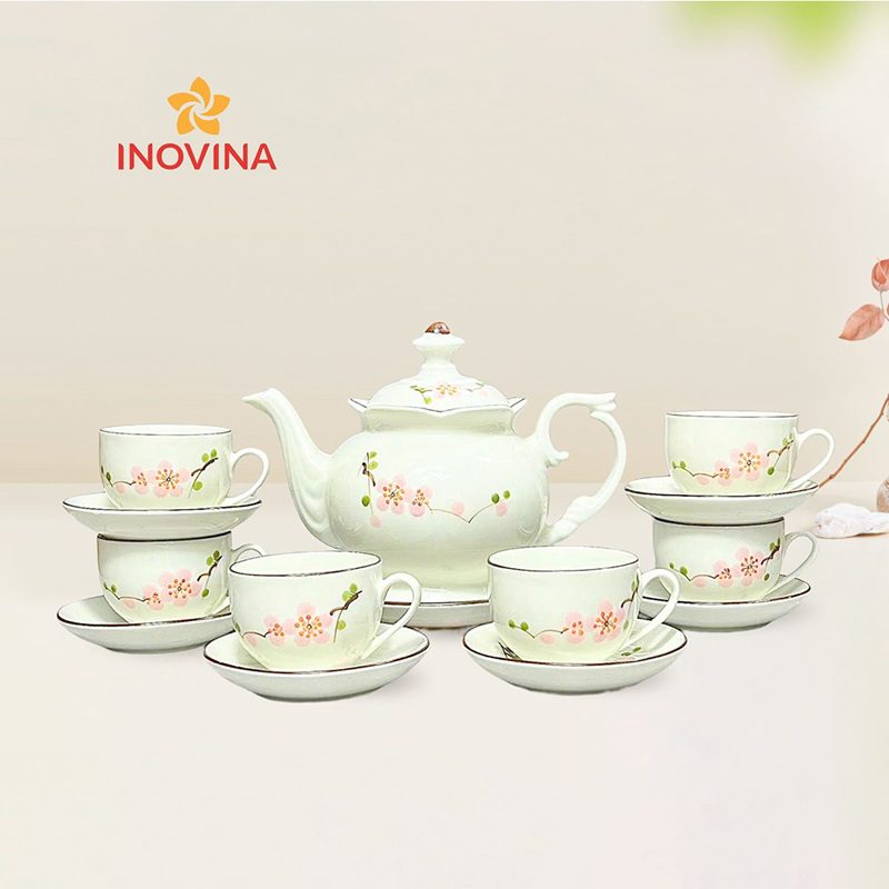 Bộ trà gốm sứ mang vẻ đẹp truyền thống Việt