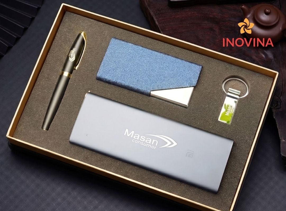 Sạc dự phòng và USB tiện ích, quà tặng hiện đại gửi lời cảm ơn thầy cô 