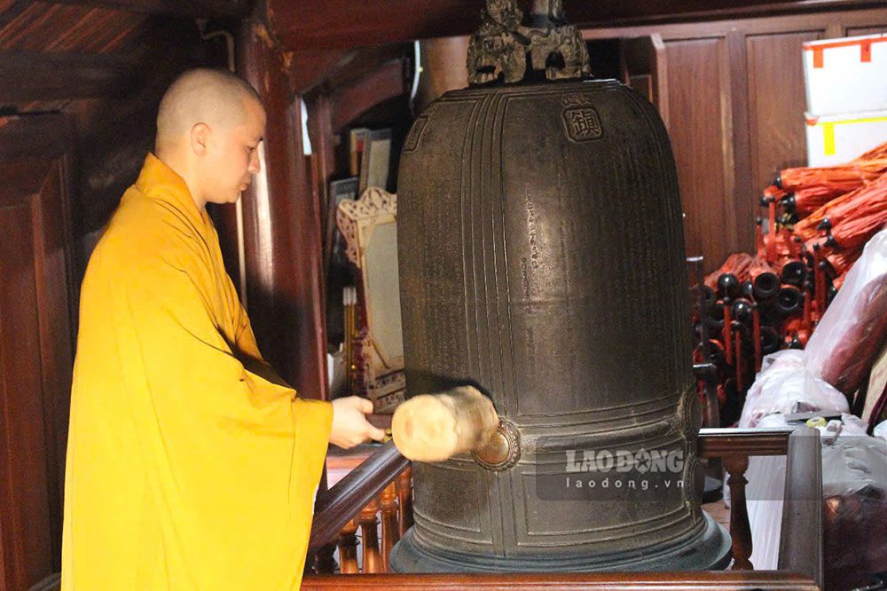 Tri Ân Ngày Thương Binh Liệt Sĩ & Chiến Dịch 500 Ngày Quy Tập Liệt Sĩ Đúng 5h Hàng Nghìn Ngôi Chùa Trên Cả Nước Đồng Loạt Thỉnh Chuông, Nguồn: Báo Lao Động