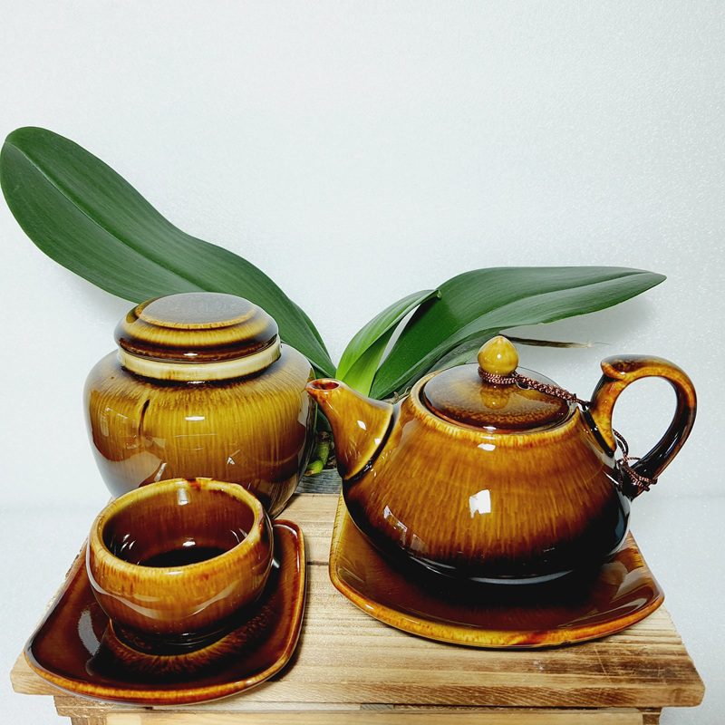 3 Điều cần biết về men hỏa biến trước khi mua Quan sát độ đồng đều về form dáng, màu sắc