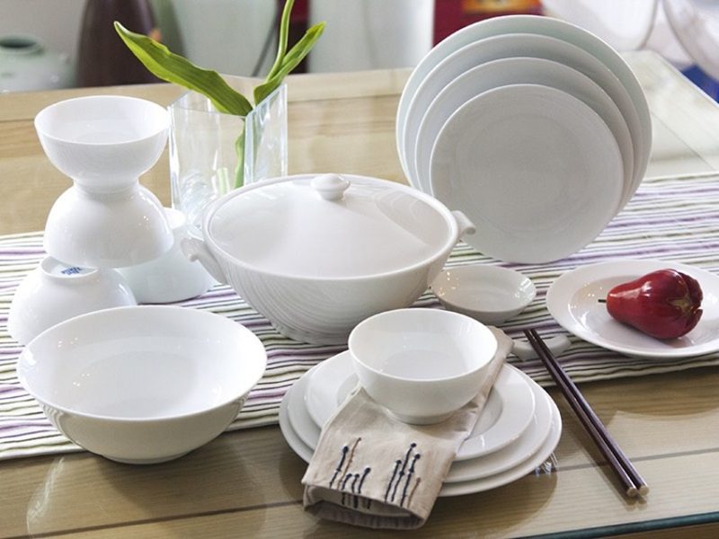 Top 5 xu hướng bát đĩa nhà hàng đẹp được ưa chuộng nhất 2026 Bộ bát đĩa sứ tối giản cho các nhà hàng hiện đại
