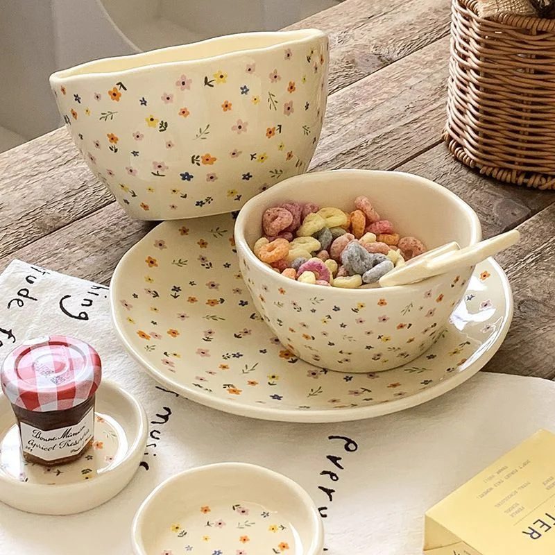 100+ mẫu bộ đồ ăn gốm sứ đẹp cho gia đình và nhà hàng khách sạn Bộ chén dĩa với họa tiết hoa nhí màu vàng nhạt
