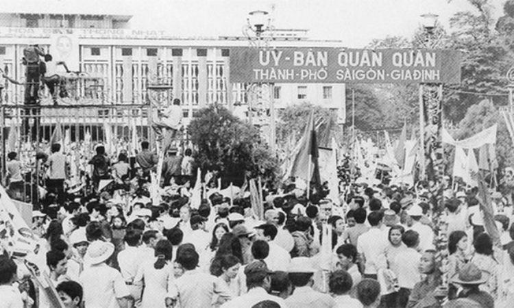 Cách Mạng Tháng Tám 1945: Diễn Biến, Ý Nghĩa Lịch Sử Ảnh tư liệu về cuộc biểu tình giành chính quyền của nhân dân Sài Gòn ngày 25/8/1945 trong Cách mạng Tháng Tám.