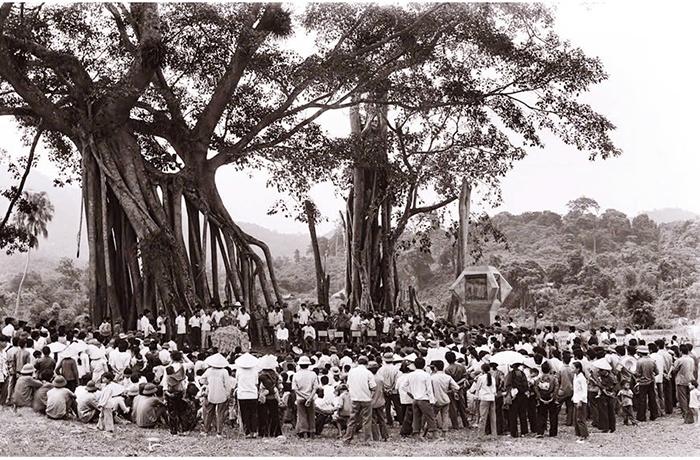 Cách Mạng Tháng Tám 1945: Diễn Biến, Ý Nghĩa Lịch Sử Đình Tân Trào, nơi diễn ra Quốc dân Đại hội ngày 16/8/1945 trong thời điểm Cách mạng Tháng Tám bước vào giai đoạn quyết định.