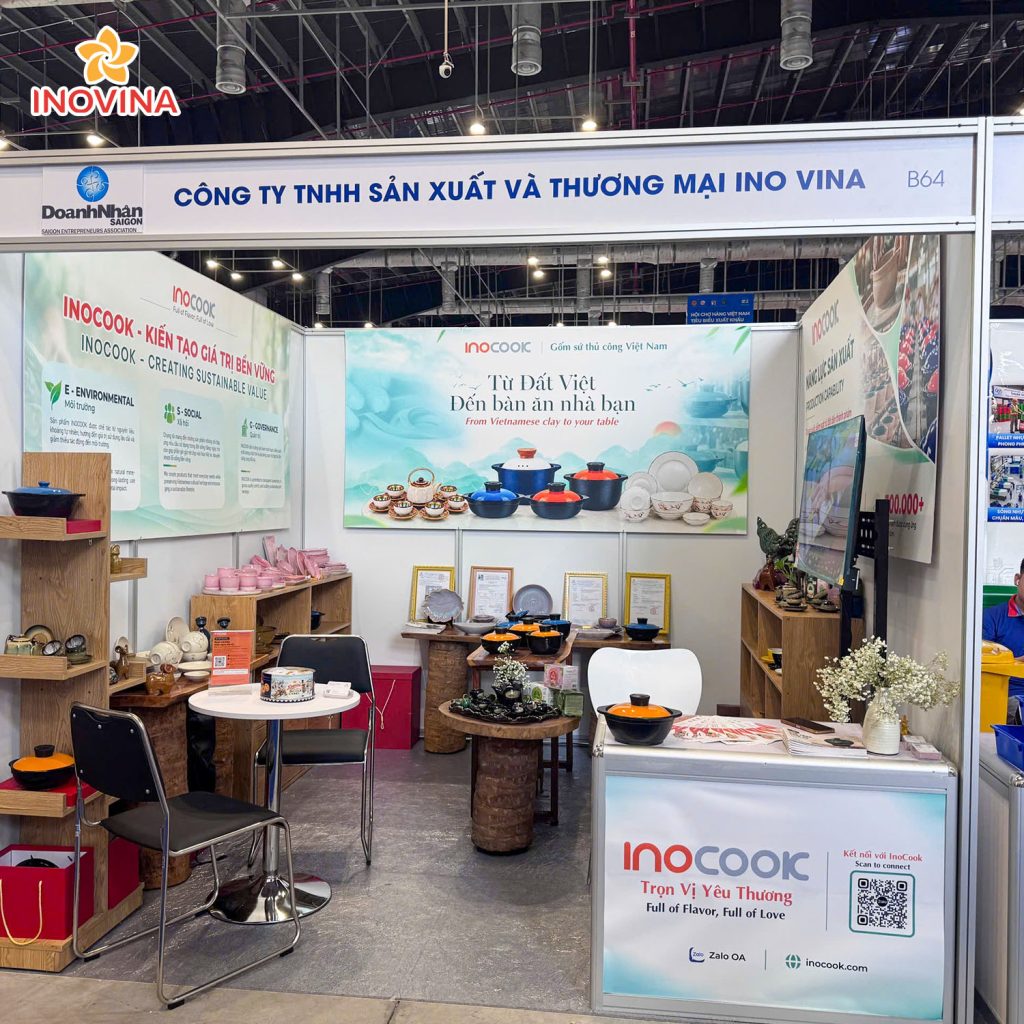 HCM export Bình Dương từ INOVINA - Bộ sưu tập gốm sứ quà tặng doanh nghiệp Gian hàng triển lãm gốm sứ quà tặng doanh nghiệp INOVINA tại HCM export Bình Dương với đa dạng bộ đồ ăn và bộ trà cao cấp.