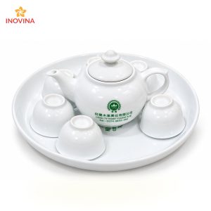 Bộ ấm trà sứ trắng quà tặng doanh nghiệp in logo Công ty Vượng Tuế
